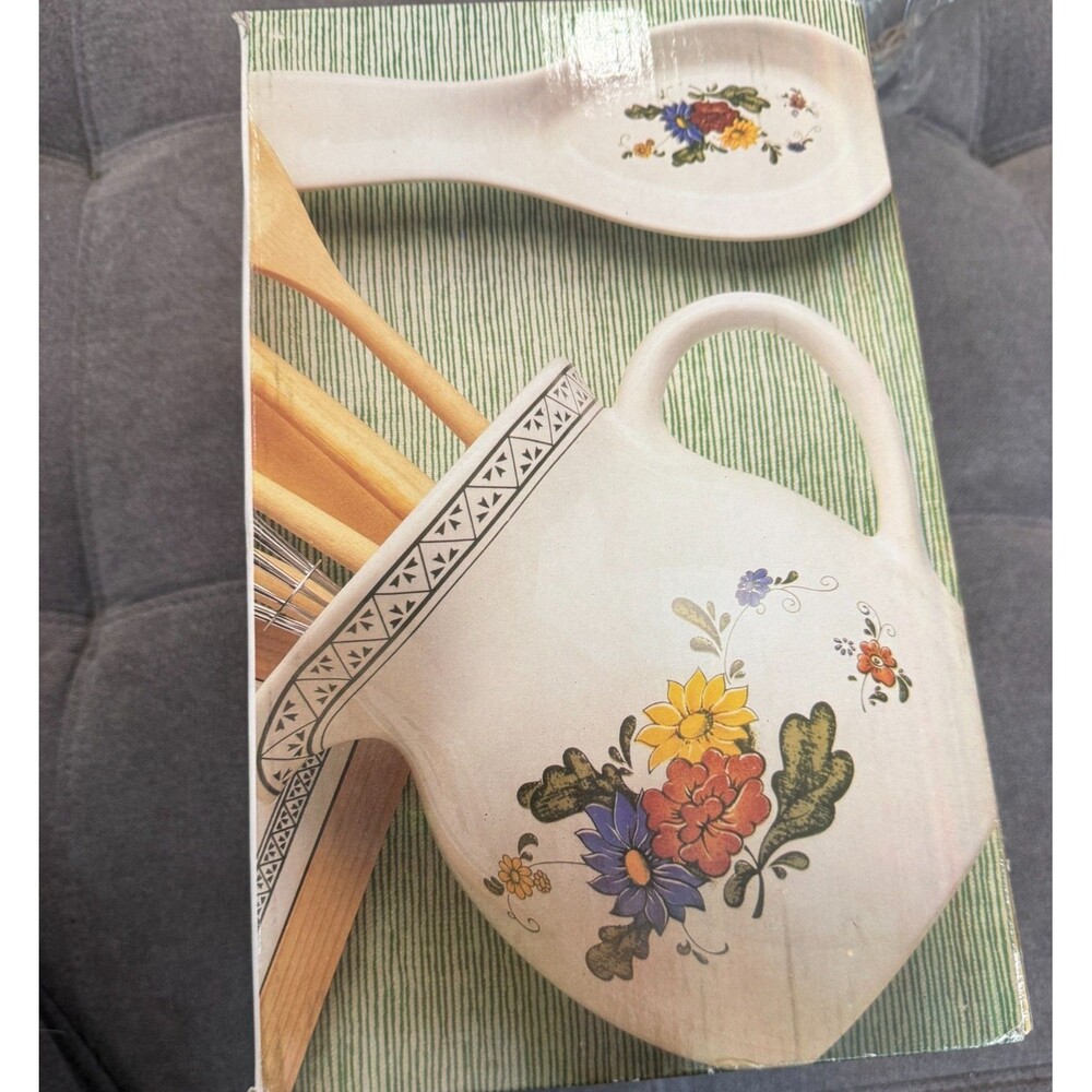 Vintage NWT Floral 10 piece kitchen set with Jug, Trivet, Spoon Rest Genoa